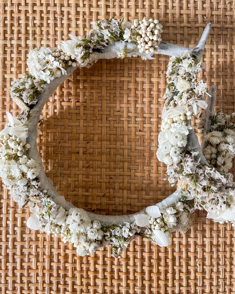 Bandolete de flores secas e preservadas