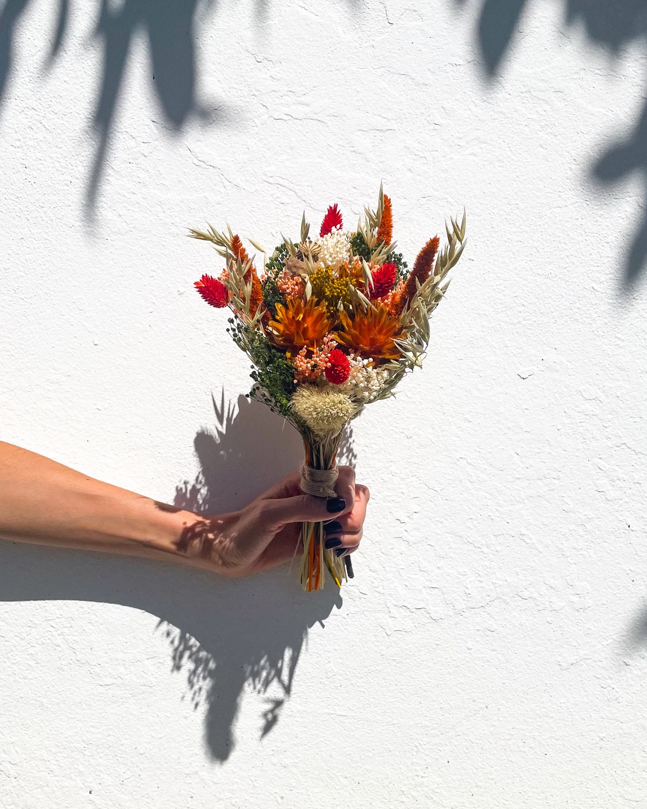 Ramo de Flores Secas e Preservadas em tons laranja